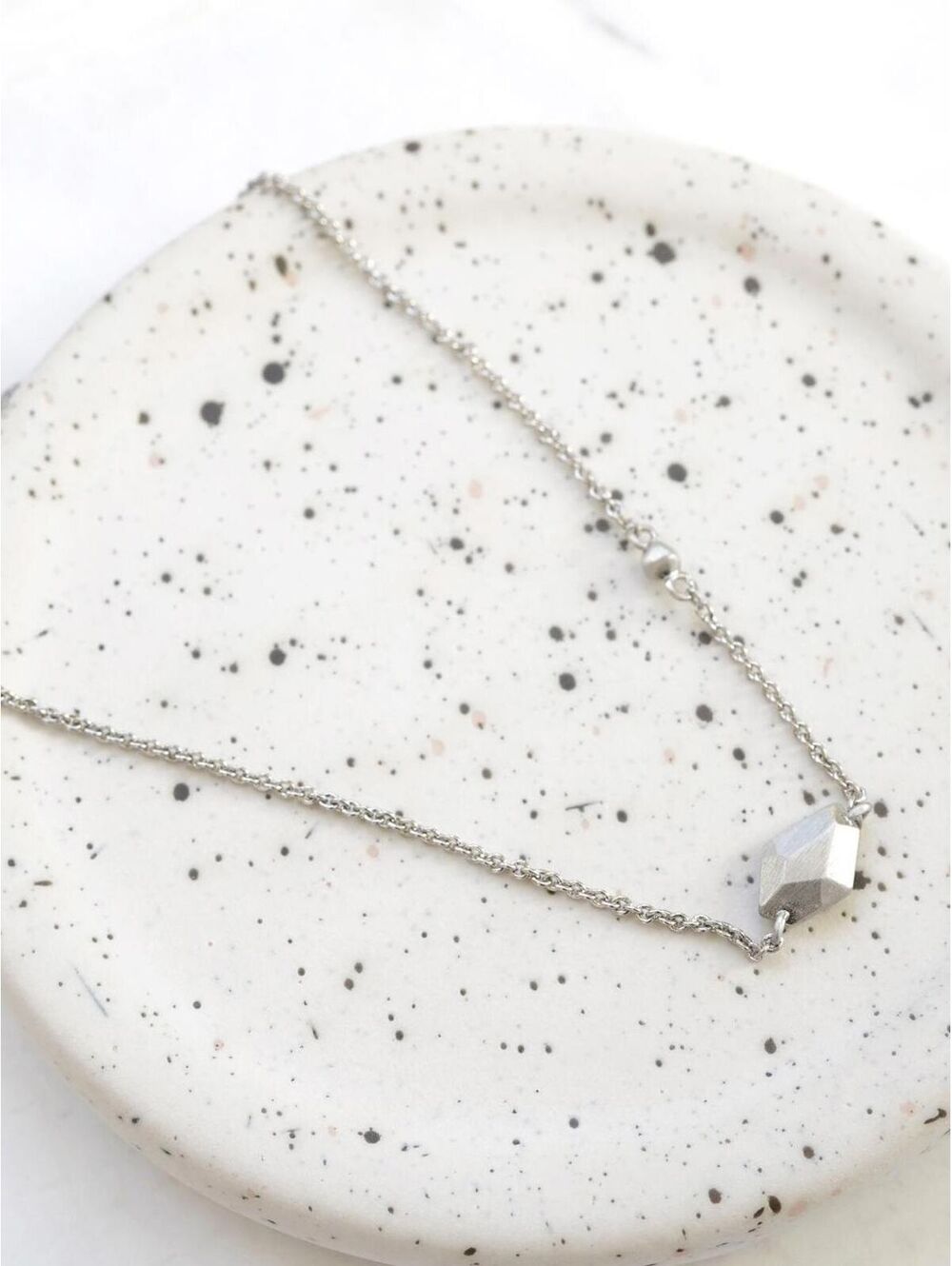 Kendra Scott Laureen Pendant Necklace